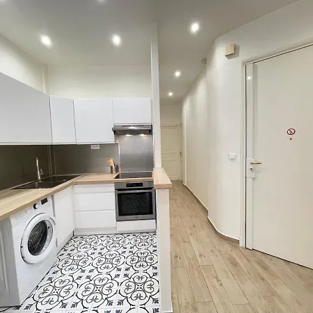 Renting - Penchienatti - Spacious - 2 Bedrooms - King Bed - View Heart Of Niza