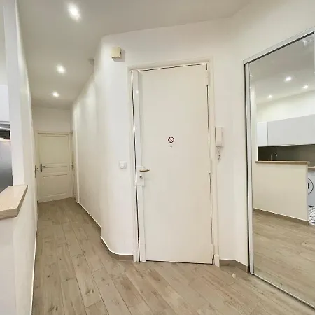 Renting - Penchienatti - Spacious - 2 Bedrooms - King Bed - View Heart Of Niza